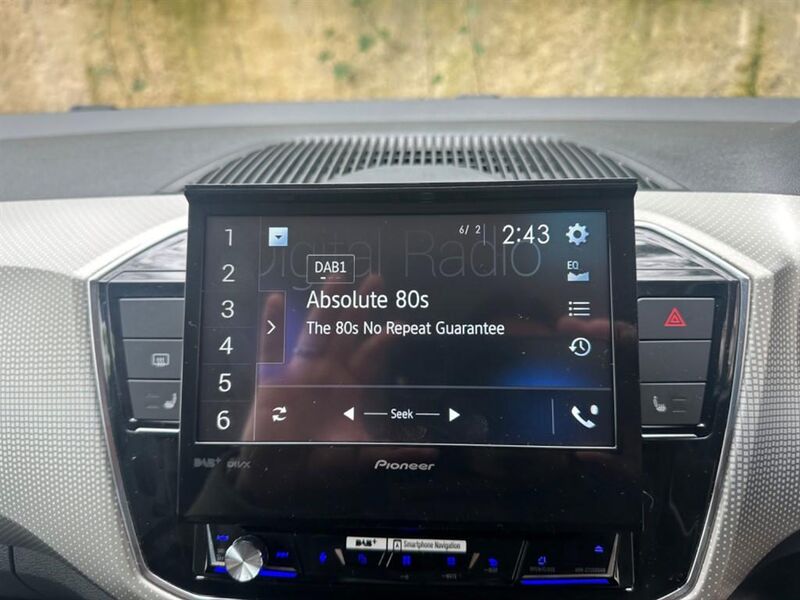 VOLKSWAGEN UP