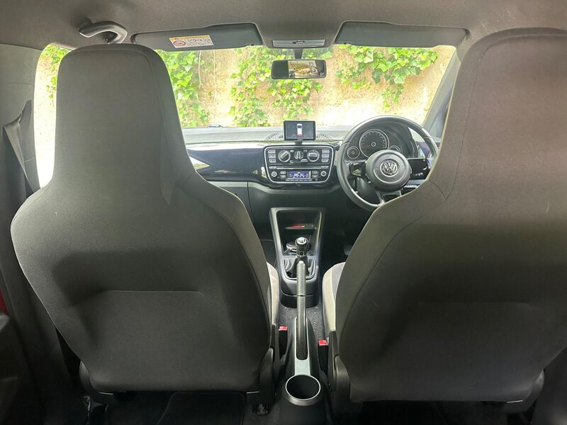VOLKSWAGEN UP