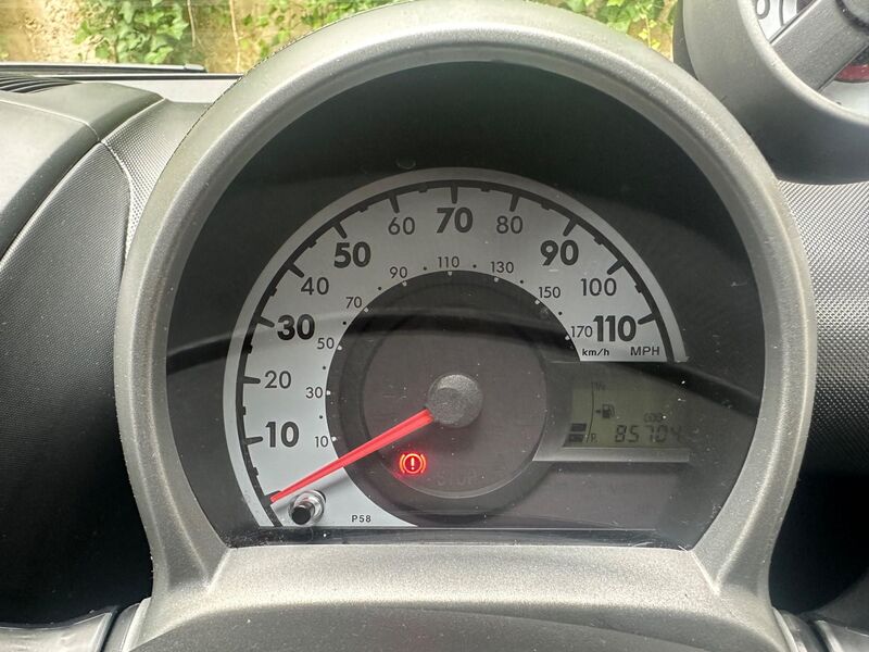 PEUGEOT 107