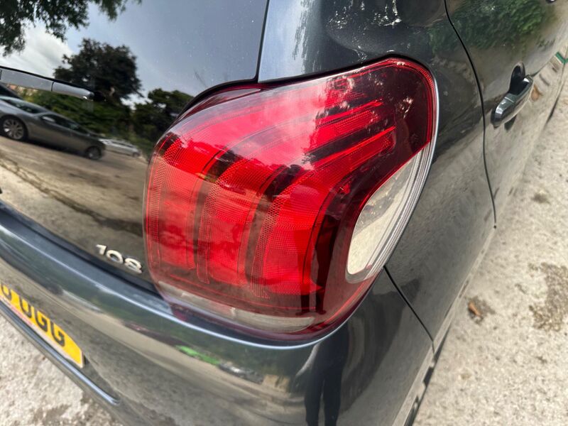 PEUGEOT 108