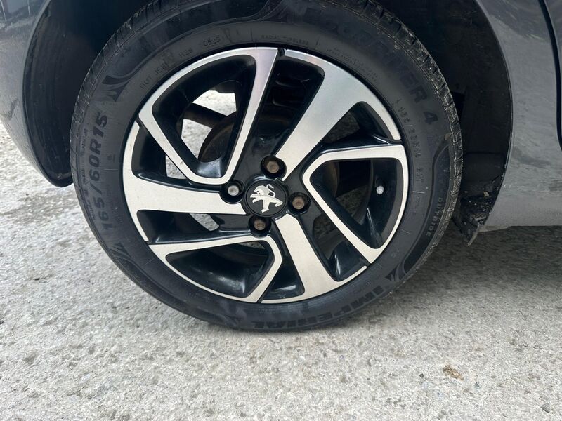 PEUGEOT 108
