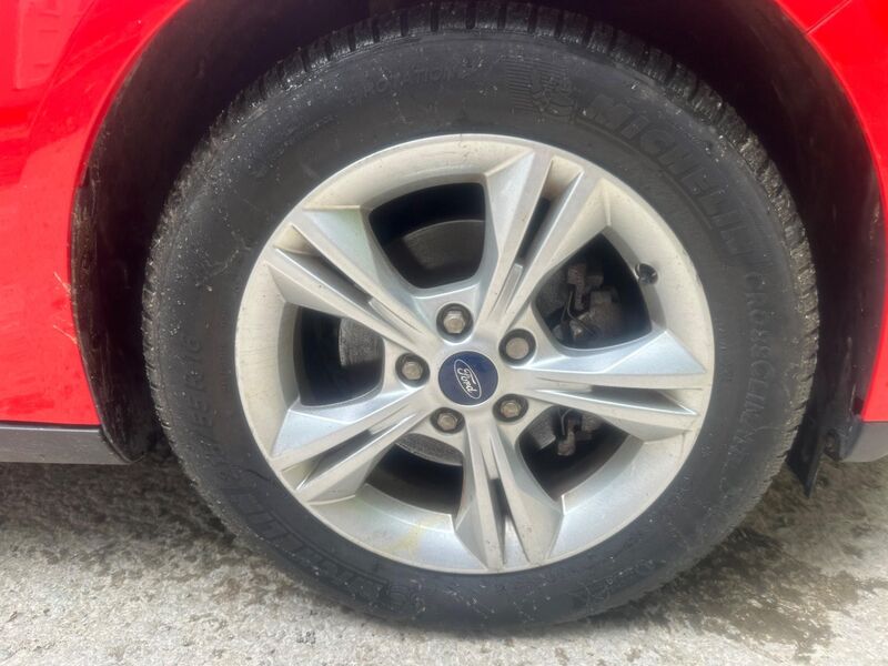 FORD FOCUS