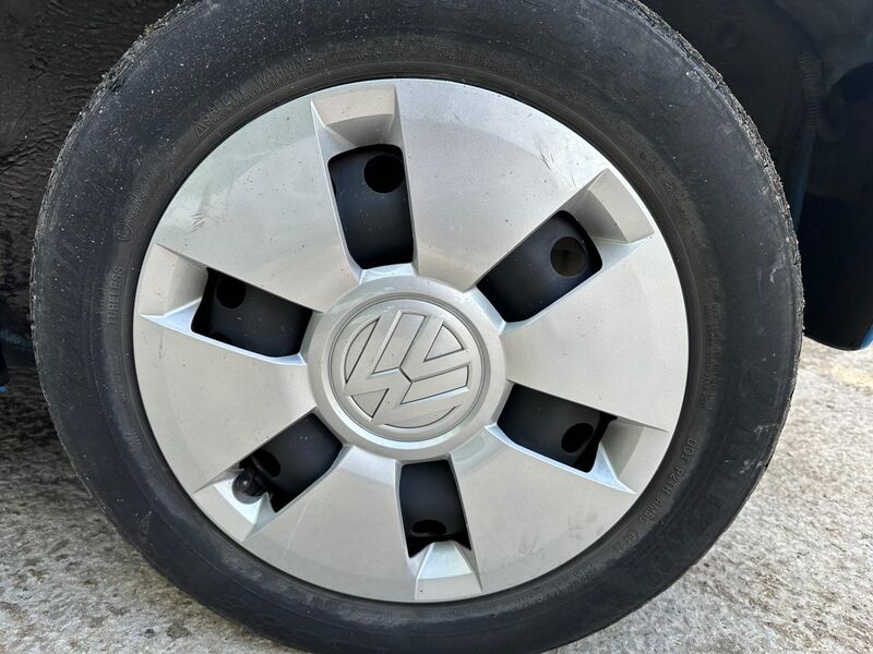VOLKSWAGEN UP