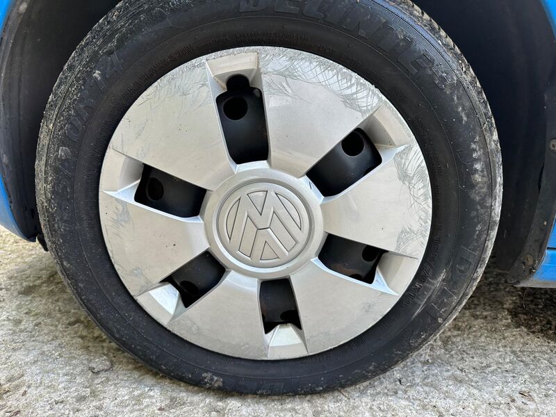 VOLKSWAGEN UP