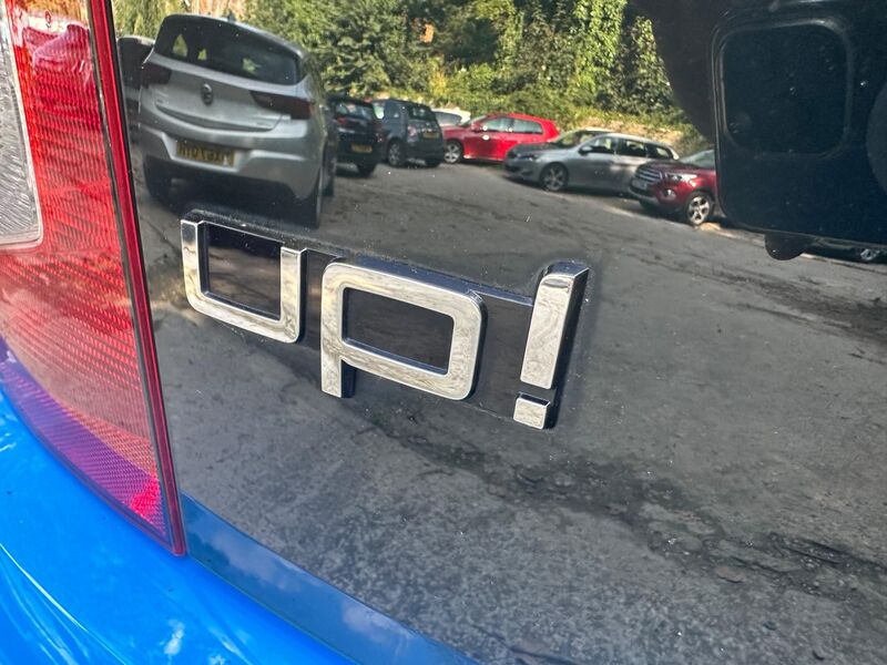VOLKSWAGEN UP