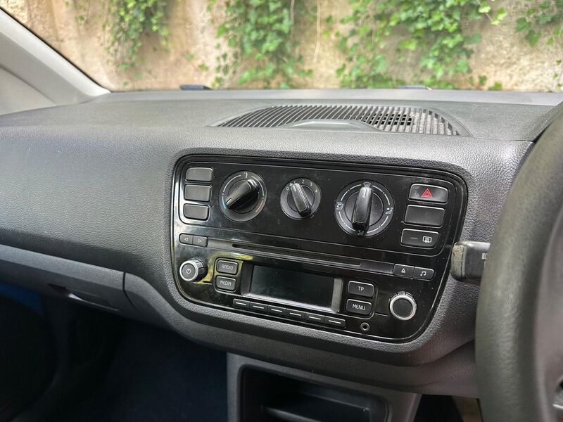 VOLKSWAGEN UP
