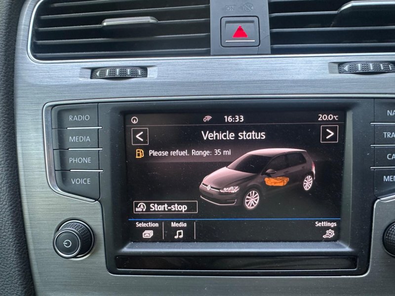 VOLKSWAGEN GOLF