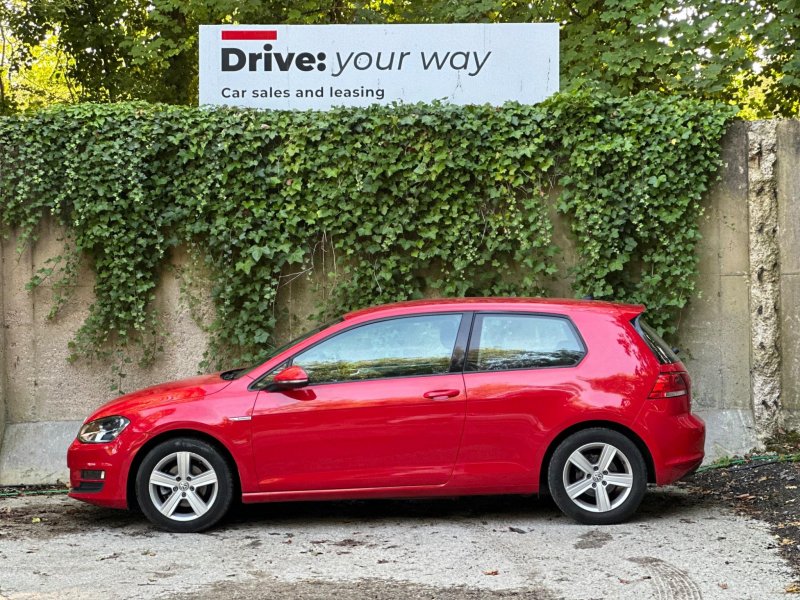 VOLKSWAGEN GOLF
