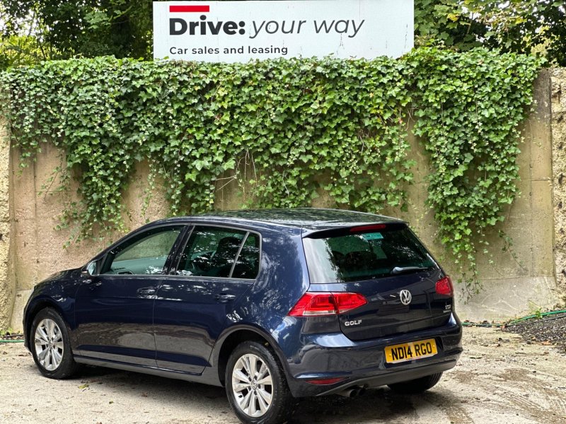 VOLKSWAGEN GOLF