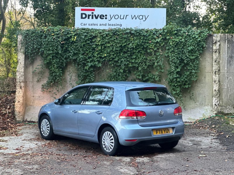 VOLKSWAGEN GOLF