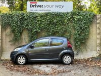 PEUGEOT 107