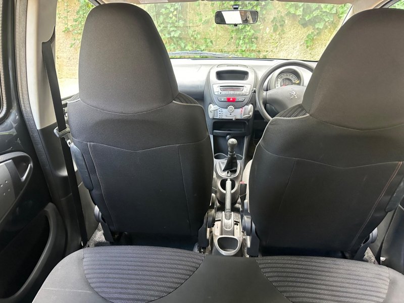 PEUGEOT 107