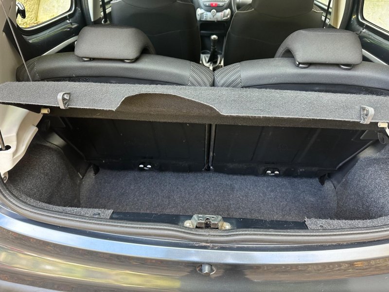 PEUGEOT 107
