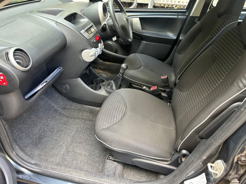 PEUGEOT 107