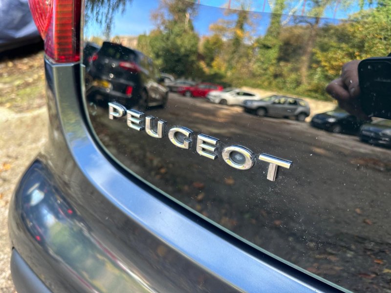 PEUGEOT 107