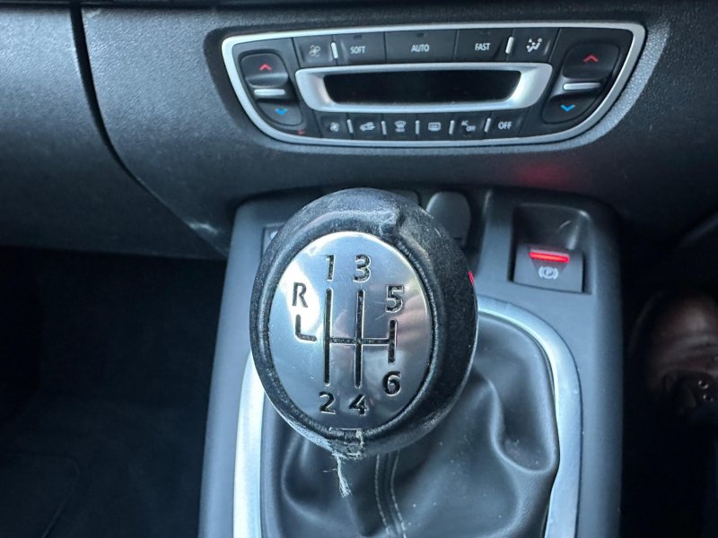 RENAULT SCENIC