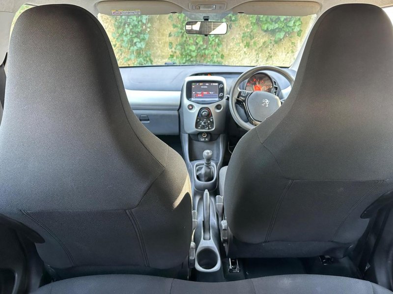 PEUGEOT 108