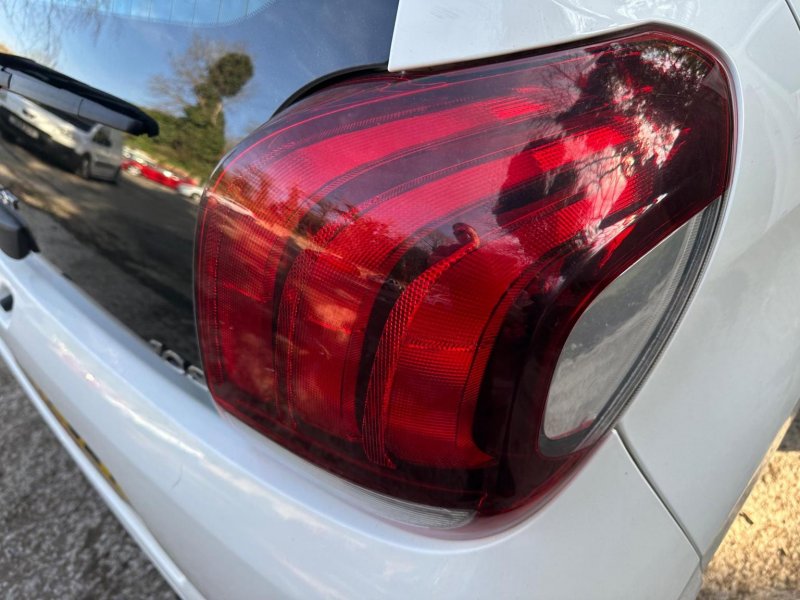 PEUGEOT 108