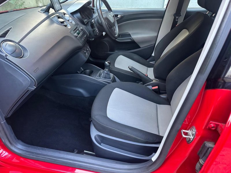 SEAT IBIZA