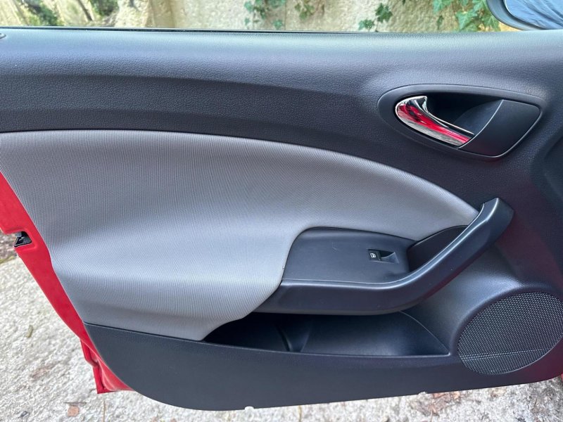 SEAT IBIZA