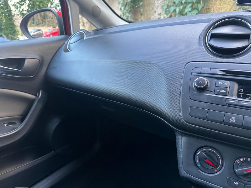SEAT IBIZA